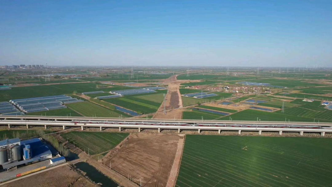 德達(dá)高速集團(tuán)員工在“掛圖作戰(zhàn)兩周年”攝影評選活動中喜獲佳績